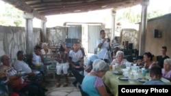 Amigos de la Rosa Blanca asisten a necesitados en Camagüey.